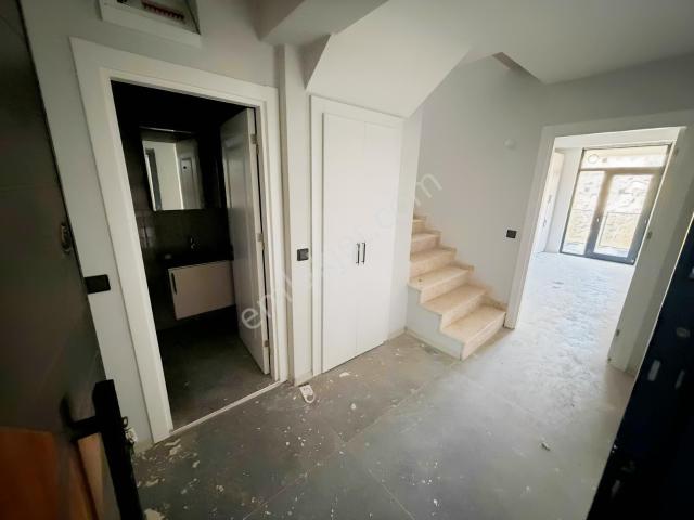 Havuzlu Site'de Kiralık Daire Dubleksler Ve Arakatlar