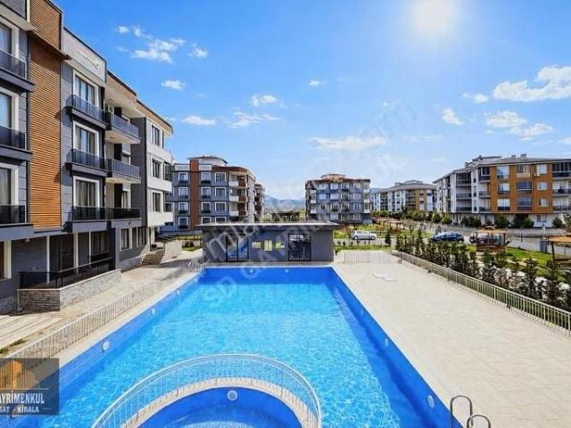Havuzlu Sitede Kiralık Daire