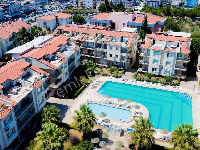 Havuzlu Sitede Satılık 1+1