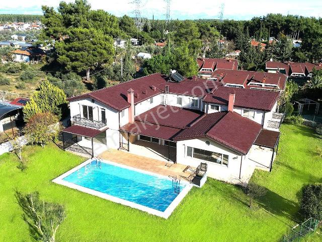 Havuzlu 10 Odalı Malikâne 2.000 M² Arazi İçinde Özel Mülk |tekce