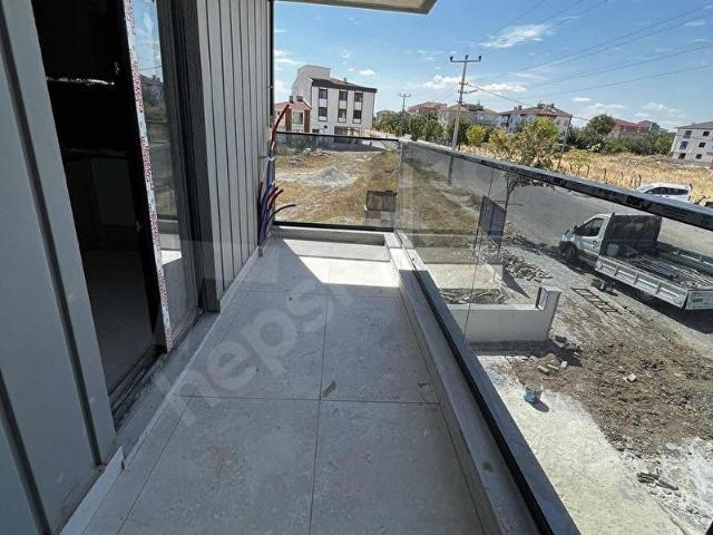 HAVUZLAR MAHALLESİNDE CADDE CEPHELİ SIFIR 2+1 DAİRE
