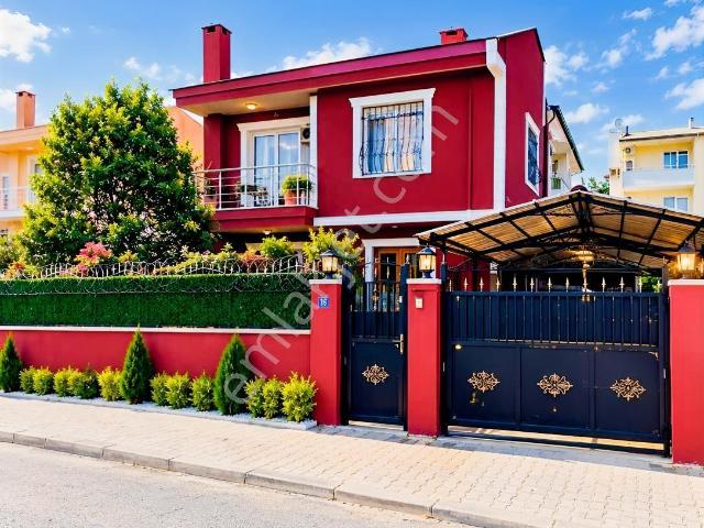 Havuzlarda 430 M²lik Müstakil 4+1 Satılık Villa