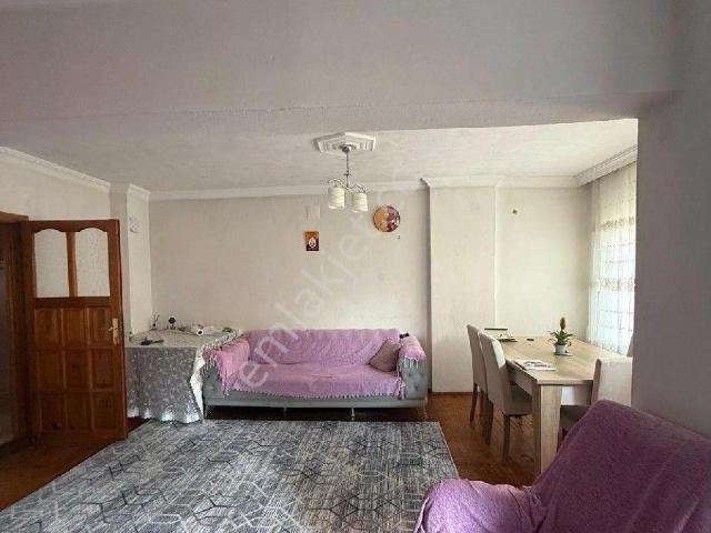 Havuzsuz Site İçinde Satılık 3+1 Giriş Katı Daire