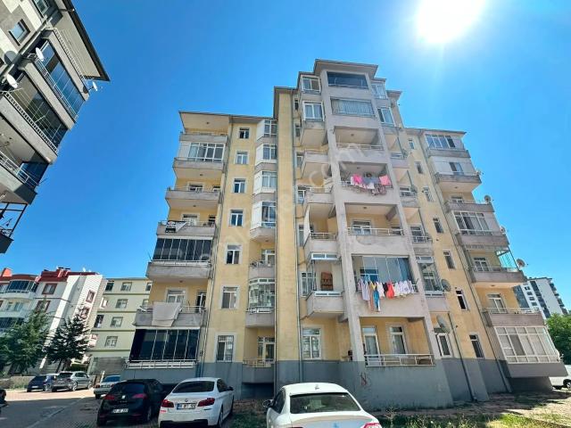 Havaalanı Yanında Mükemmel Konumda 3+1 Satılık Ara Kat Daire