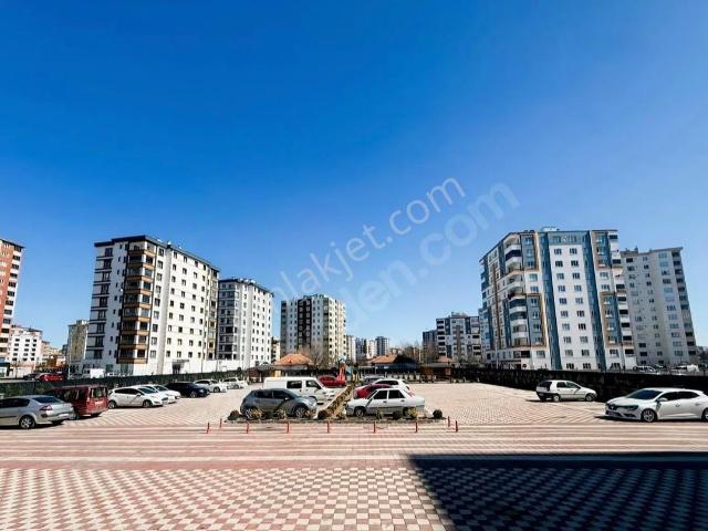 Havaalanı Yolu Üzeri 3+1 Yeni Binada Geniş Ve Ferah Daire