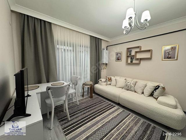 Havaalanına Komşu Güvenlikli Sitede Tam Eşyalı Satılık 1+1Daire