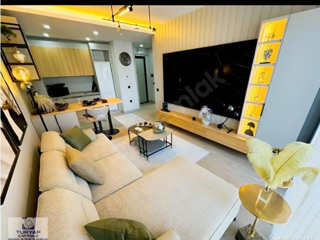 Havaalanına Komşu Site İçerisinde 1+1 Satılık Daire