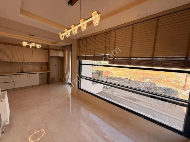 Havaallanı Kavşagında Sıfır 2,5+1 Satılık Daire