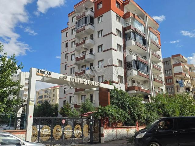 Havalimanı Caddesi Kiralık 3+1 Daire