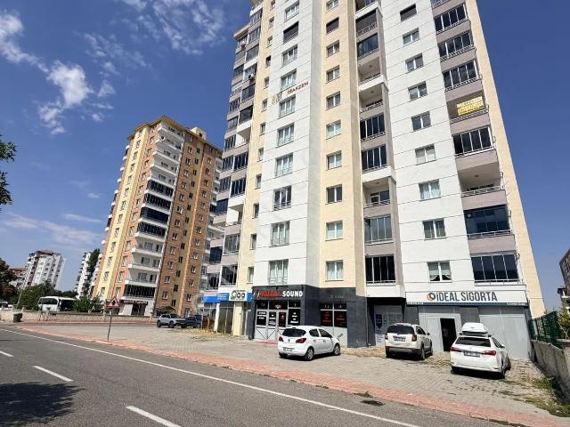 Havalimanı'na Yürüyüş Mesafesinde Ful Eşyalı Kiralık 3+1 Daire