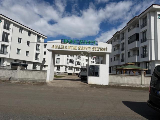 Havalimanı Yakınında, Güvenlikli Sitede Yaşama Hazır Konfrlu 2+1