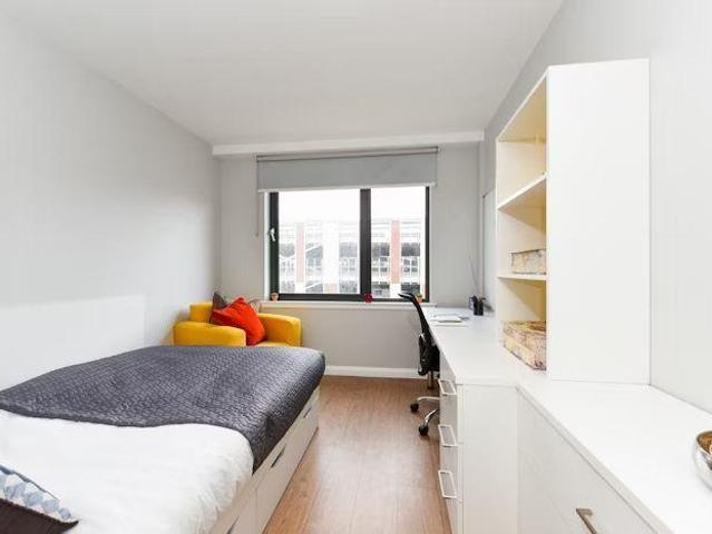 Havannah Street 1 bed private hall to rent £862 pcm £199 pw
