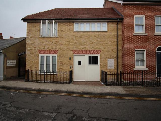 Havelock Street, Canterbury, CT1 Studio to rent £1,050 pcm £242 pw
