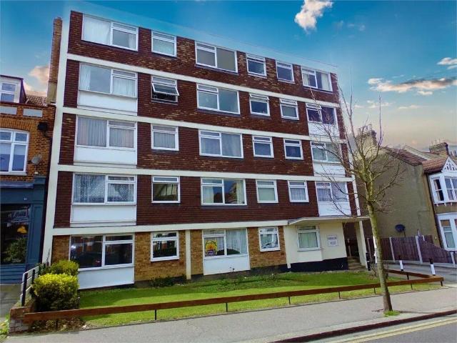 Havengore House, Leigh on sea, Leigh. Studio to rent £1,000 pcm £231 pw