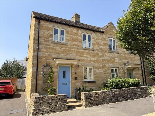 Havenhill Road, Tetbury, GL8 3 bed semi detached house to rent £1,600 pcm £369 pw