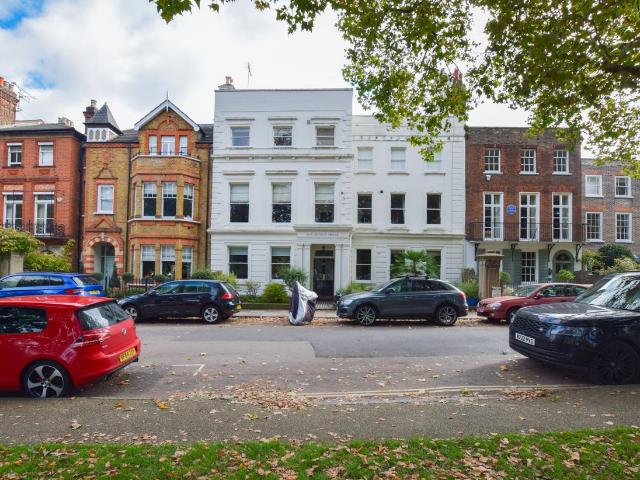 Haverfield House, Kew Green TW9, 1 bed flat to rent, £1,995 pcm | PrimeLocation
