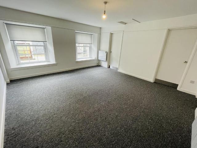 Bridge Street, Haverfordwest, SA61 2 bed apartment to rent £750 pcm £173 pw