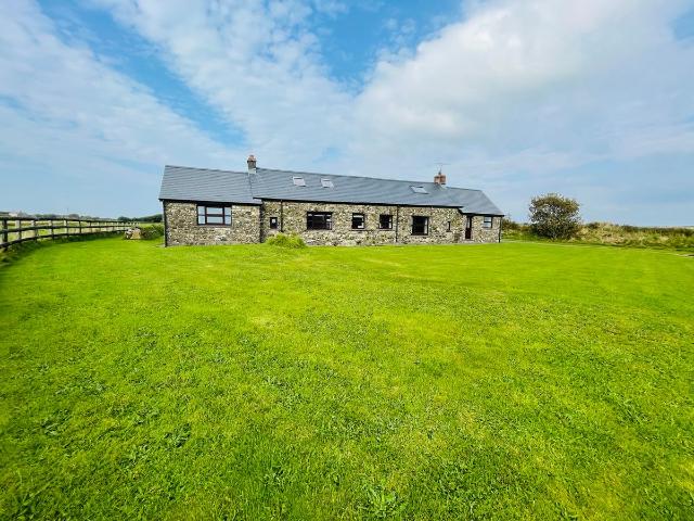 Haverfordwest SA62, 3 bed cottage to rent, £1,200 pcm | PrimeLocation