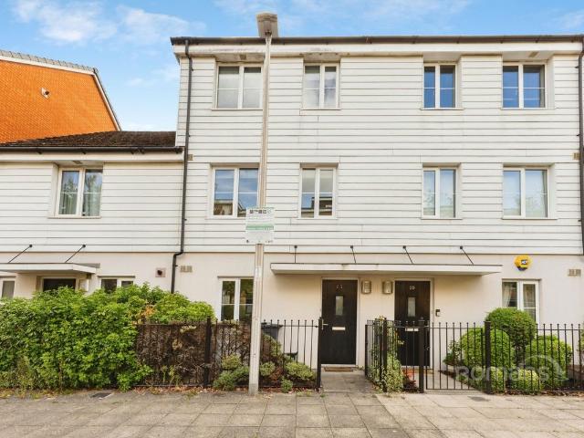Havergate Way, Havergate Way, Reading RG2, 4 bed property to rent, £2,200 pcm | PrimeLocation