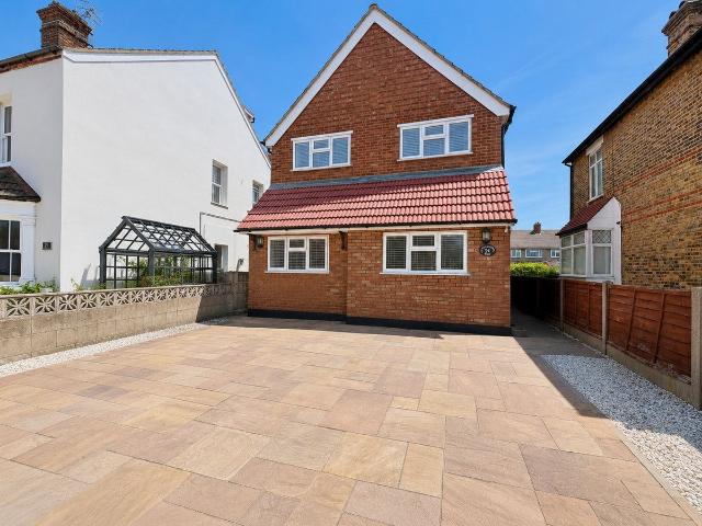 Havering Road, Romford RM1, 4 bed detached house to rent, £2,750 pcm | PrimeLocation