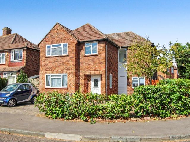 Havers Avenue, Hersham Village KT12, 4 bed flat to rent, £2,750 pcm | PrimeLocation