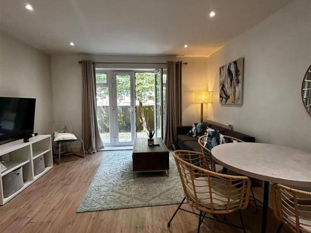 Havilland Mews, Shepherds Bush W12, 2 bed flat to rent, £2,500 pcm | PrimeLocation