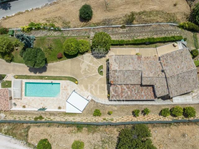 Havre de paix, proche de Nice, villa avec piscine 128m² Falicon
