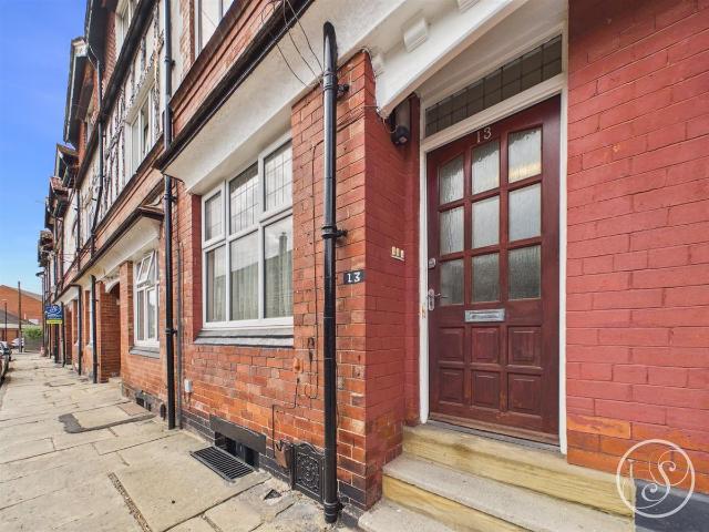 Hawthorn Vale, Chapel Allerton LS7, 1 bed flat to rent, £800 pcm | PrimeLocation