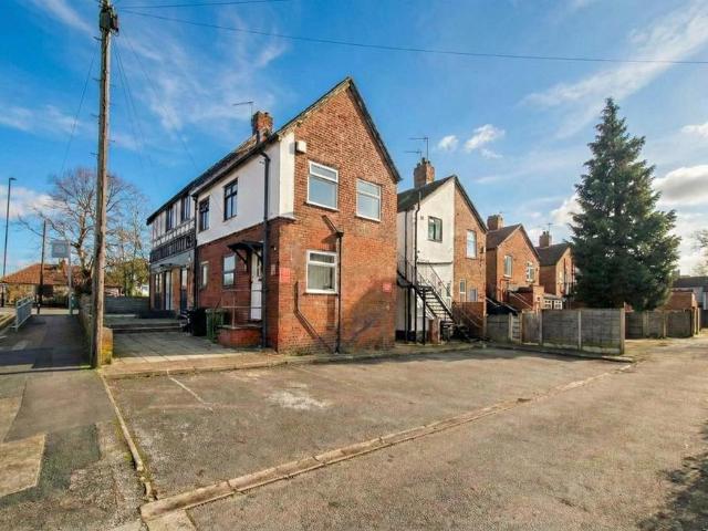 Hawthorn Avenue, Timperley, Altrincham 1 bed apartment to rent £1,000 pcm £231 pw