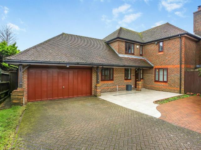 Hawthorn Close, Banstead SM7, 5 bed detached house to rent, £3,600 pcm | PrimeLocation