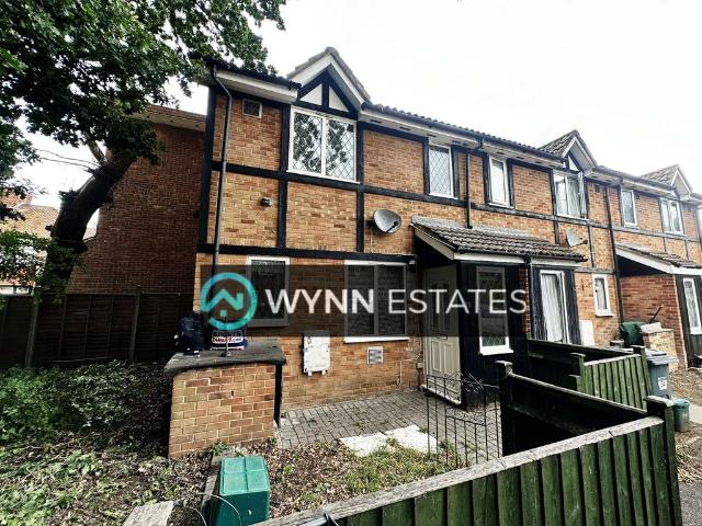Hawthorn Close, Hounslow TW5 1 bed end of terrace house to rent £1,400 pcm £323 pw