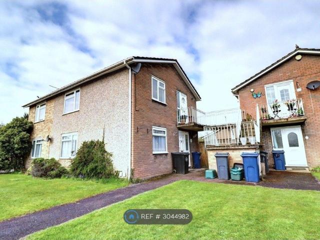 Hawthorn Crescent, High Wycombe HP15, 3 bed maisonette to rent, £1,650 pcm | PrimeLocation