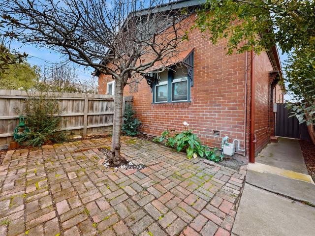 Hawthorn East Home with Courtyard & Off Street Parking