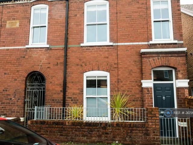 Hawthorn Grove, York, YO31 3 bed semi detached house to rent £1,700 pcm £392 pw