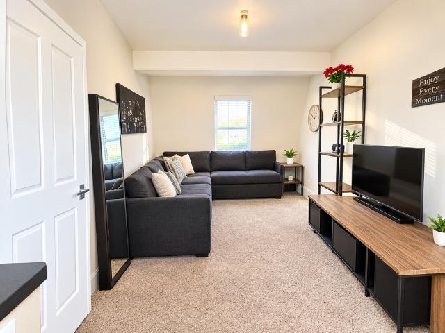 Hawthorn Road, Birmingham, B44 1 bed flat to rent £750 pcm £173 pw