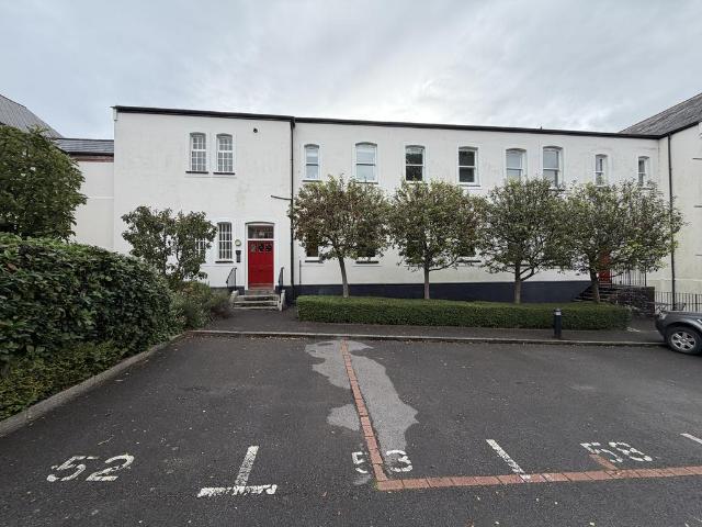 Hawthorn Road, Charlton Down DT2 2 bed flat to rent £1,400 pcm £323 pw