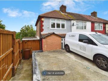 Hawthorn Road, Rochester ME2, 2 bed terraced house to rent, £1,350 pcm | PrimeLocation