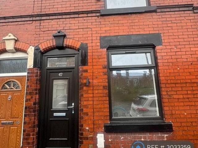 Hawthorn St, Manchester, M34 2 bed terraced house to rent £1,200 pcm £277 pw