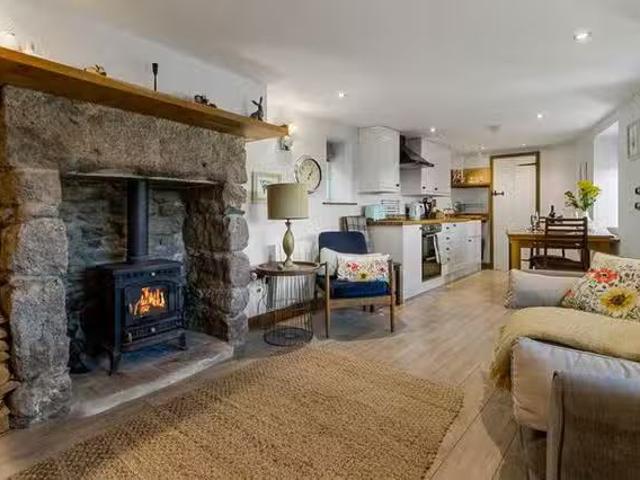 Hawthorne Cottages