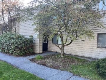 Hawthorne Cir, South Burlington, Condo For Sale