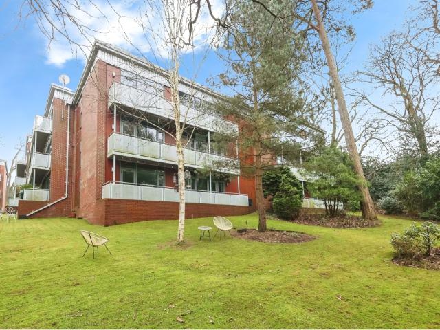 Hawthorne Gardens, Moseley B13, 2 bed flat to rent, £975 pcm | PrimeLocation