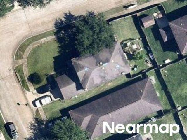 Hawthorne Falls Ln