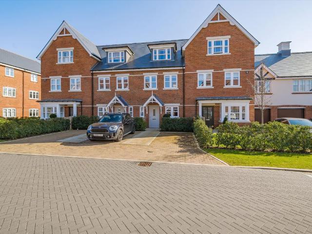 Hawthorne Place, Ascot, Berkshire SL5, 3 bed town house to rent, £3,500 pcm | PrimeLocation