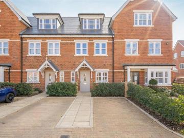 Hawthorne Place, Sunninghill 3 bed terraced house to rent £3,300 pcm £762 pw