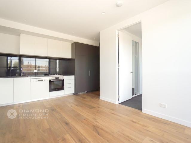 Hawthorn's Prime Location Apartment