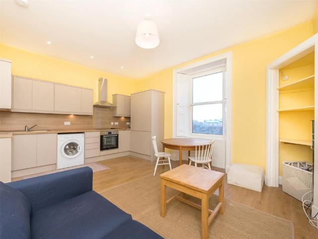 Hawthornvale, Edinburgh, EH6 1 bed flat to rent £1,110 pcm £256 pw