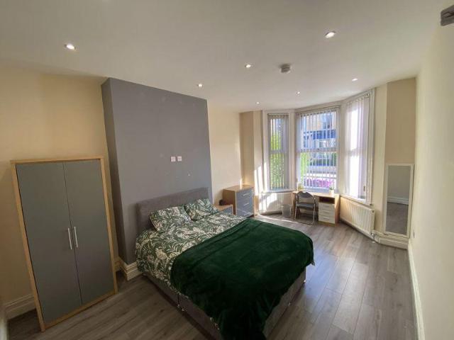 Hawarden Avenue, Liverpool, L17 2AL, United Kingdom | 8 bed townhouse for rent #73677724 | Rentberry