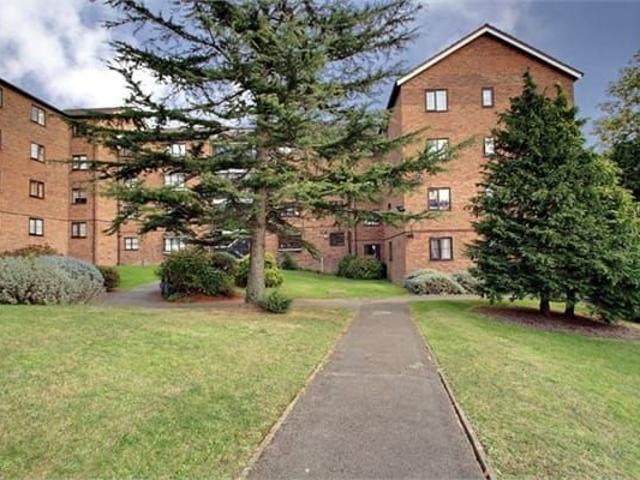 Hawarden Hill, London NW2, 2 bed flat to rent, £1,950 pcm | PrimeLocation