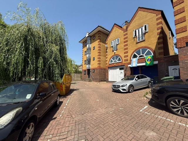 Hawke Place, Hawke Place, London SE16, 4 bed semi detached house to rent, £4,000 pcm | PrimeLocation