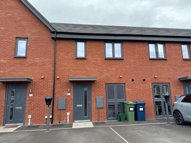 Hawker Drive, Gloucester GL3 3 bed terraced house to rent £1,450 pcm £335 pw